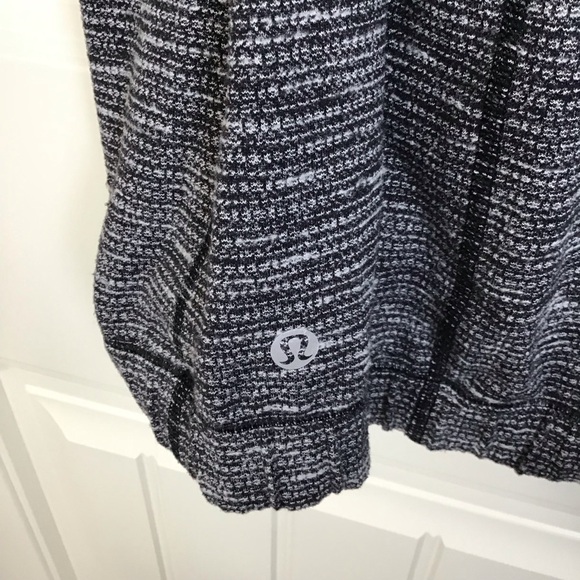 Lululemon Healthy Heart Pullover in Coco Pique Black White Size 8. - Picture 4 of 7